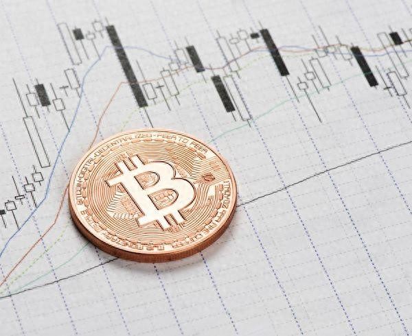 金融巨頭加密市場掘金，比特幣中心化風(fēng)險加劇【圖片為例】